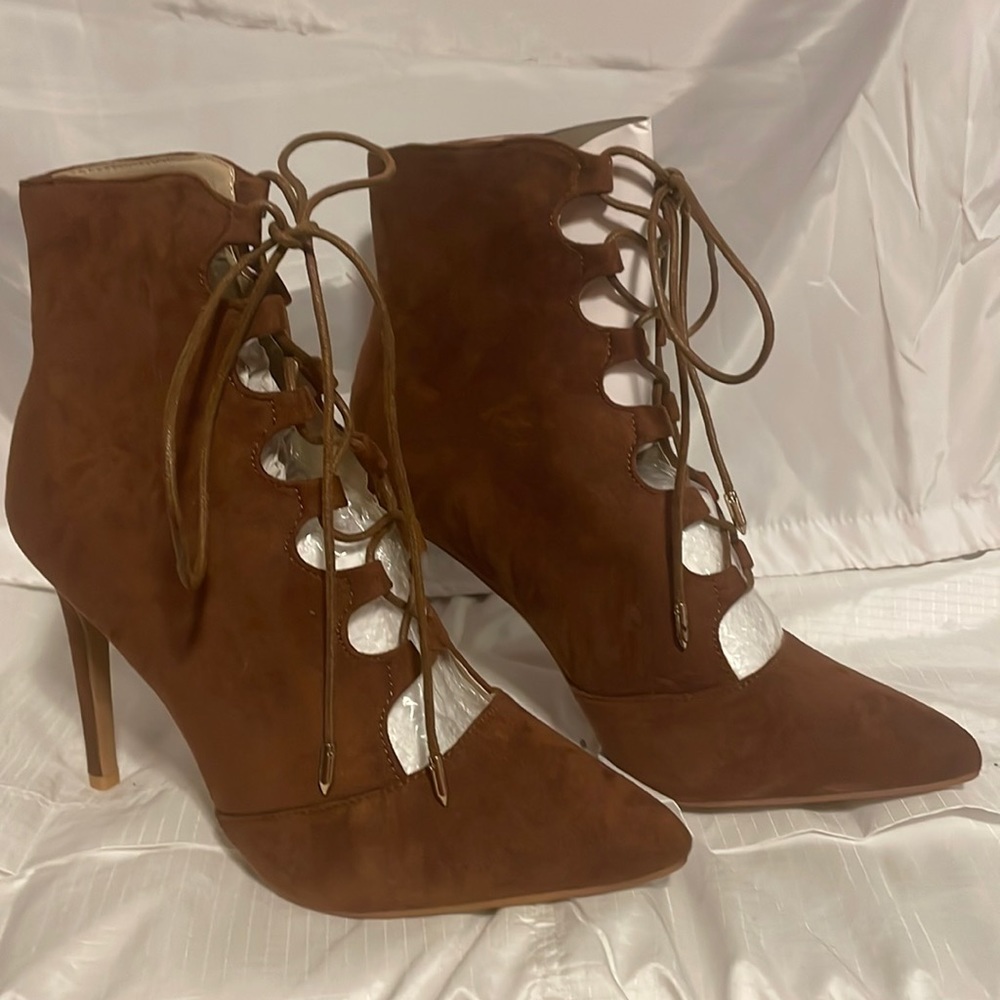Sz 10 M&L Brown Heel Boots